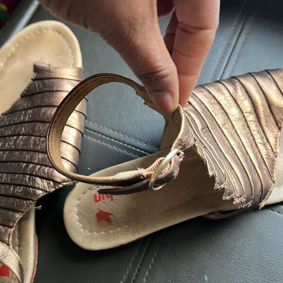 Farylrobin | Bronze Metallic Leather Toe Ring Ankle Strap Sandals Size 8 - Picture 6 of 10